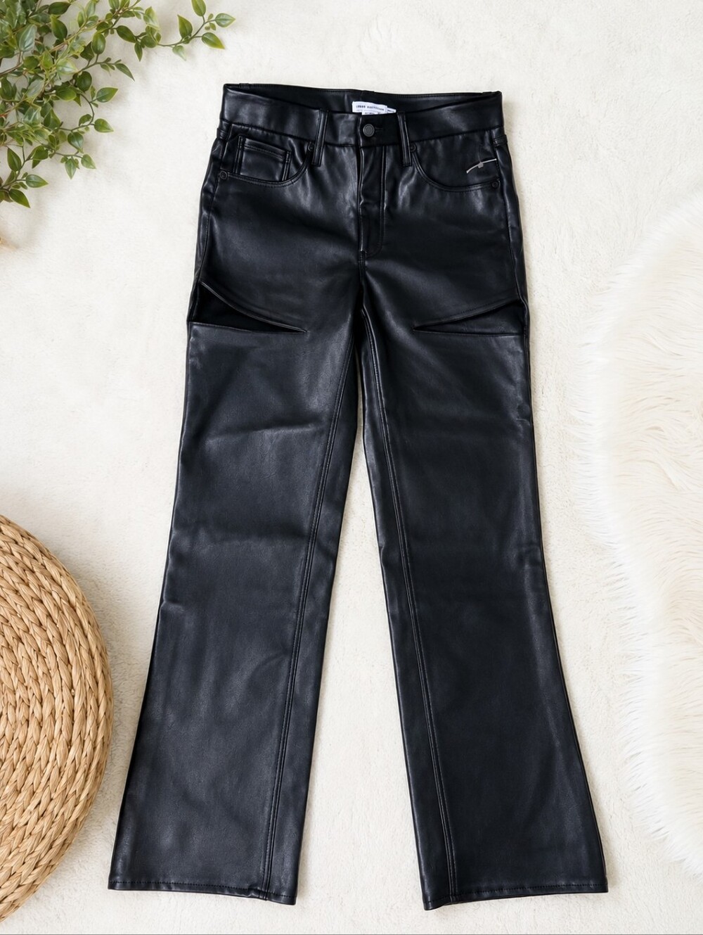 GOOD AMERICAN Faux Leather Thigh Cut-Out Straight Leg Pants – 8/29 - Picture 4 of 4
